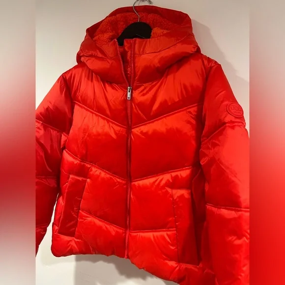 New with tags, UGG Ronney Cropped Puffer Jacket. Size L